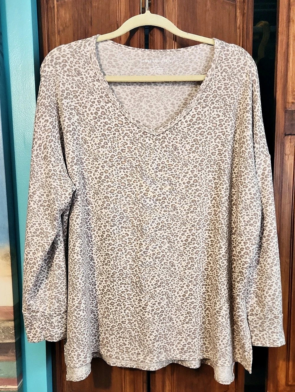 American Eagle Women's Leopard Print Long Sleeve Large Like New